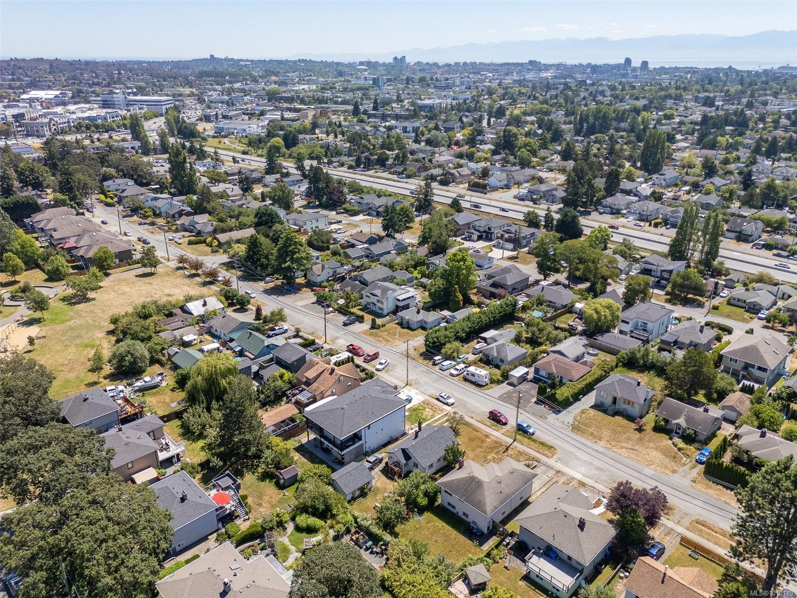 146 Cadillac Ave, Saanich, BC