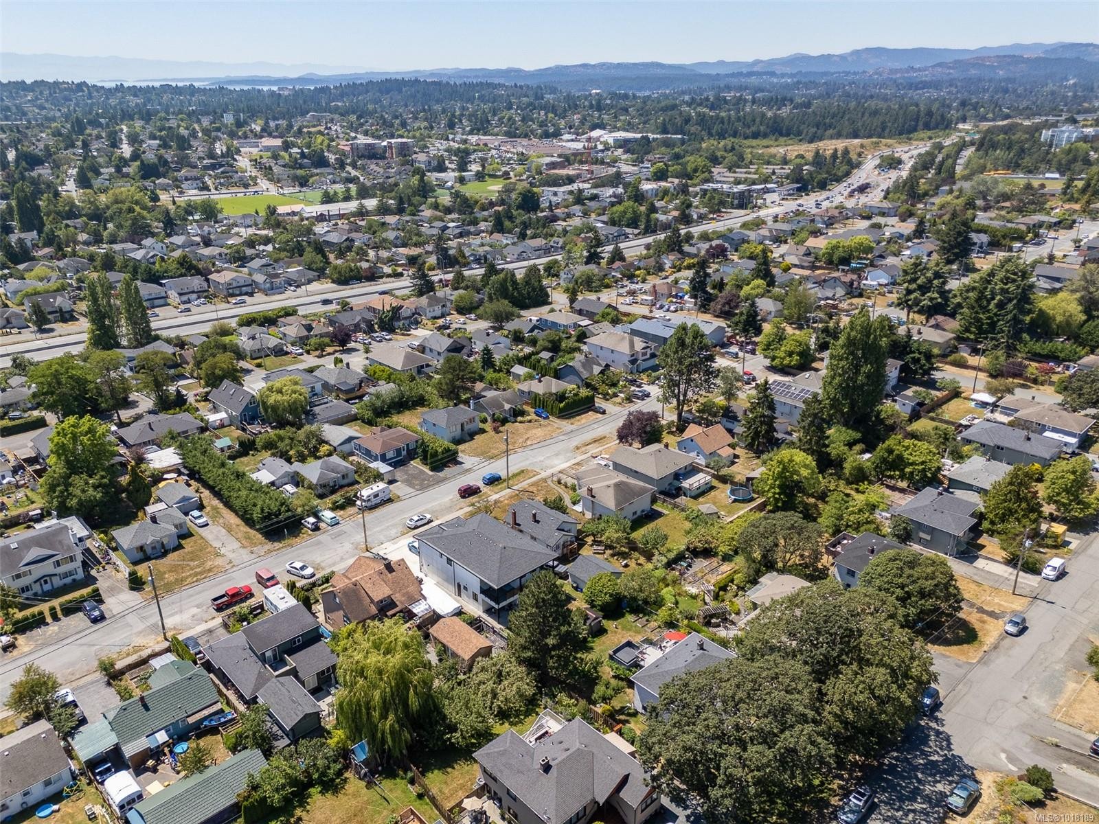 146 Cadillac Ave, Saanich, BC