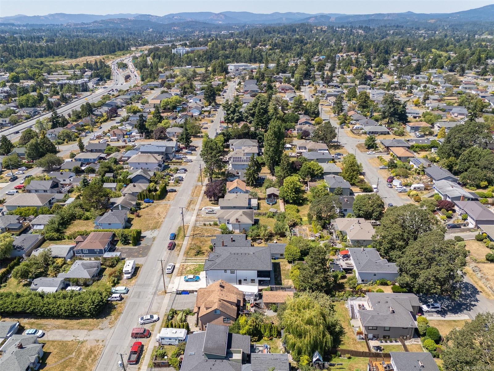 146 Cadillac Ave, Saanich, BC