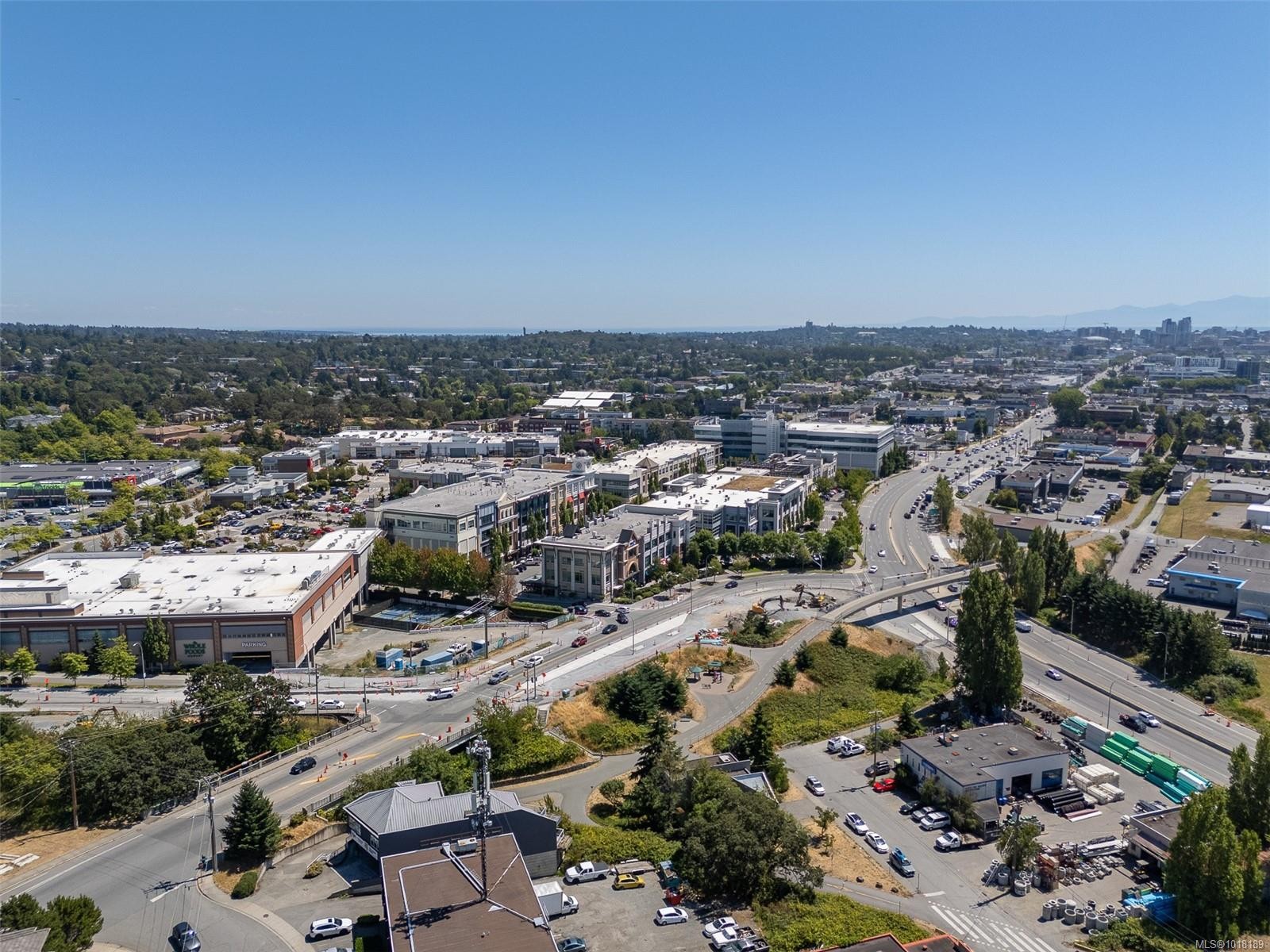 146 Cadillac Ave, Saanich, BC