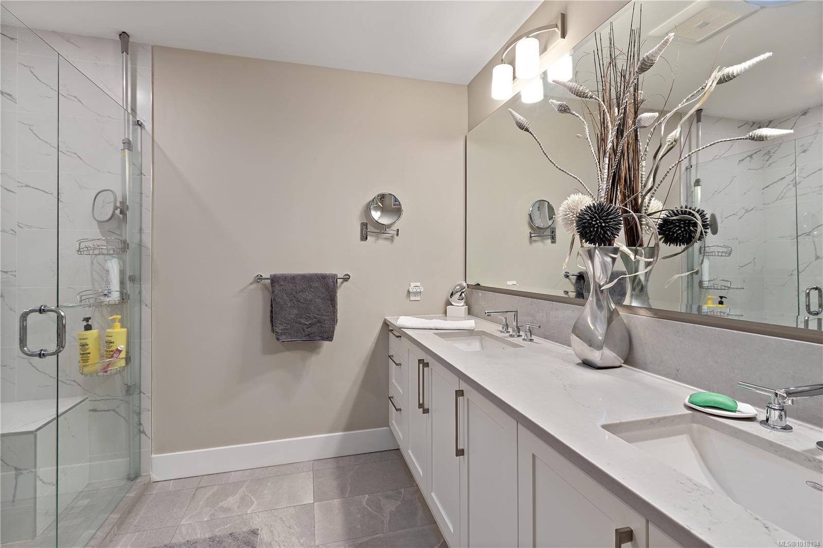604-3529 Dolphin Dr, Nanoose Bay, BC - Indoor Photo Showing Bathroom