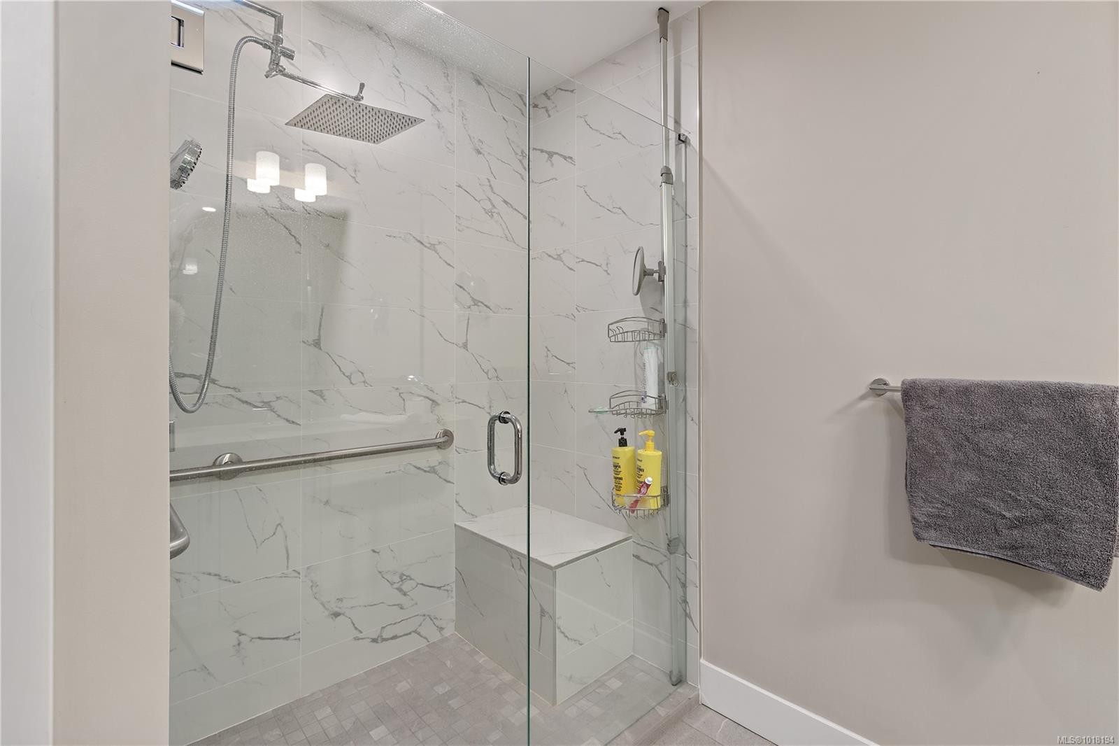 604-3529 Dolphin Dr, Nanoose Bay, BC - Indoor Photo Showing Bathroom