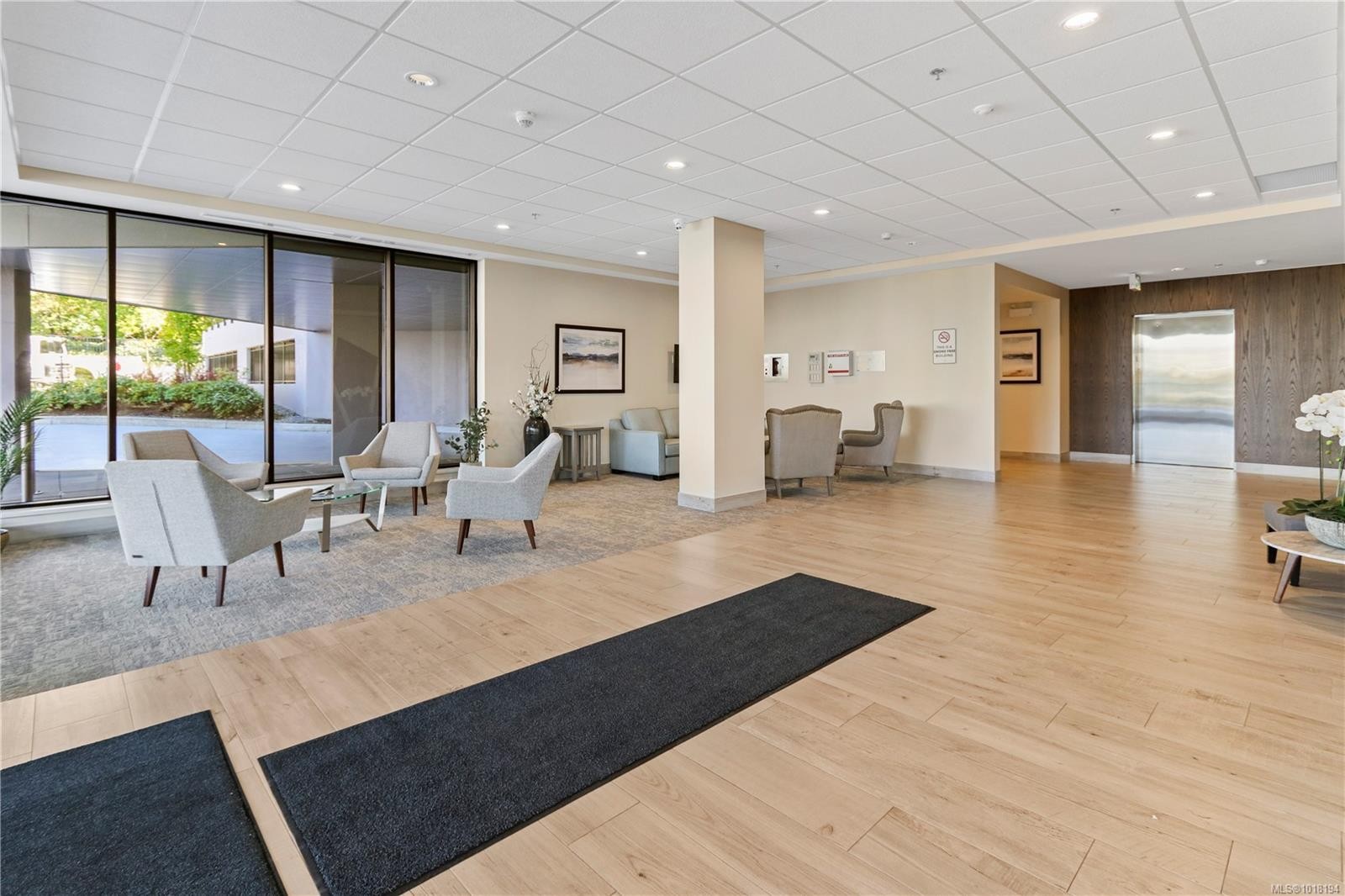 604-3529 Dolphin Dr, Nanoose Bay, BC - Indoor