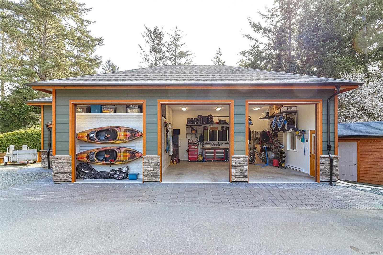 1747 Whiffin Spit Rd, Sooke, BC