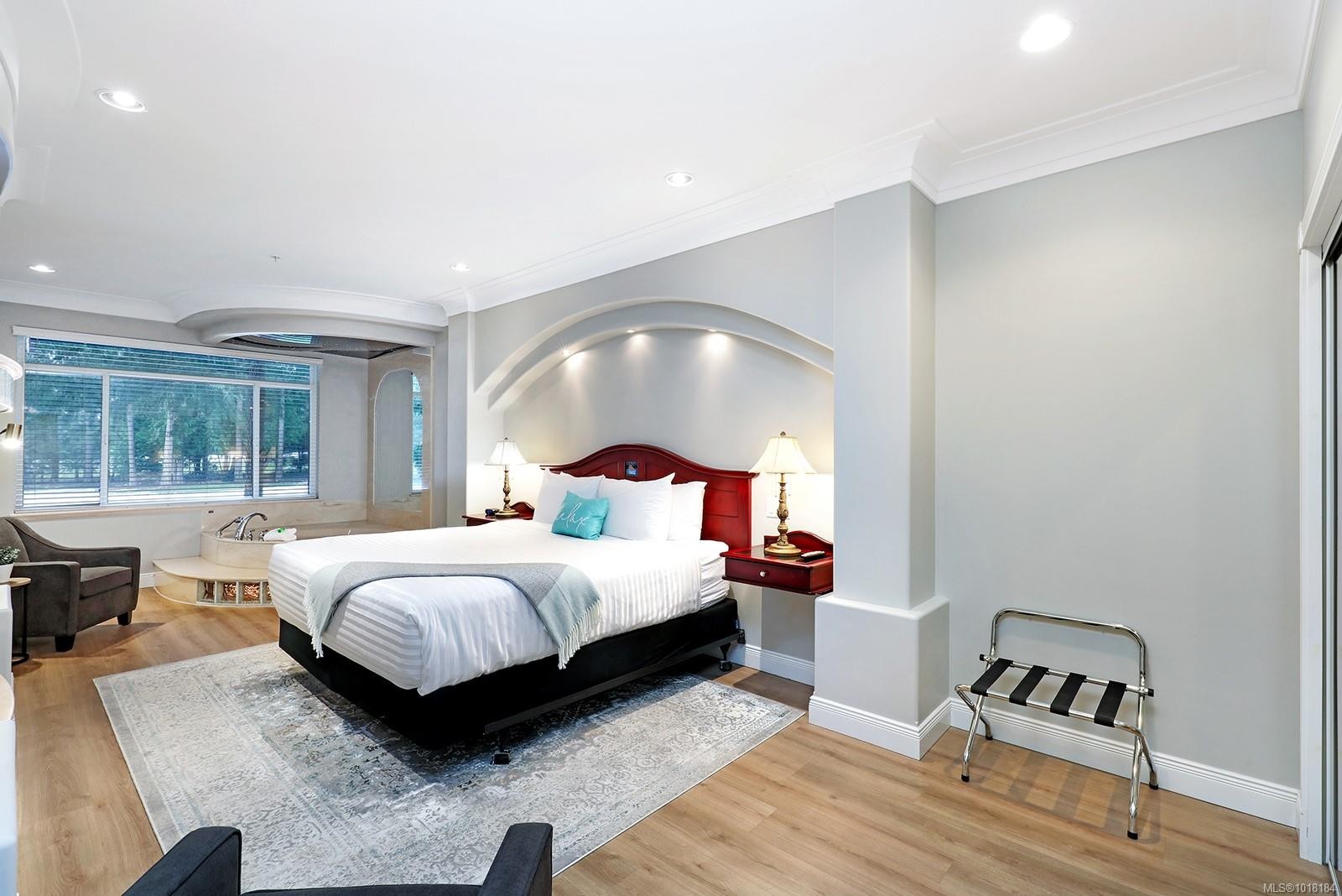 907/908A-366 Clubhouse Dr, Courtenay, BC - Indoor Photo Showing Bedroom