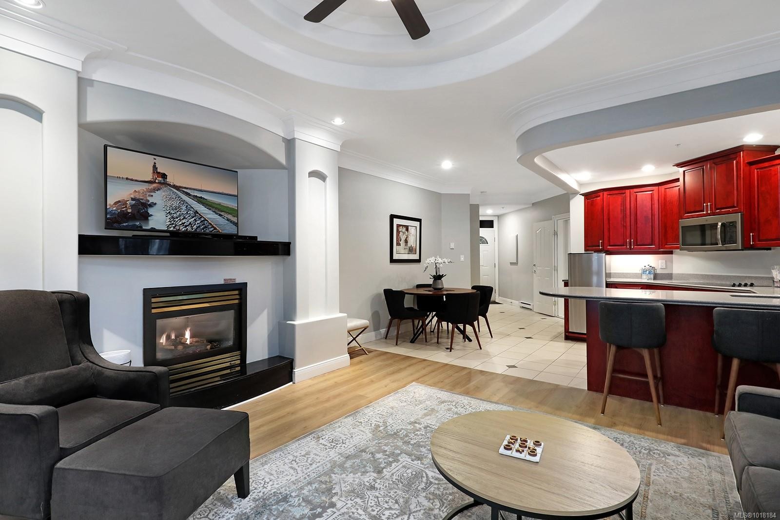 907/908A-366 Clubhouse Dr, Courtenay, BC - Indoor Photo Showing Living Room With Fireplace