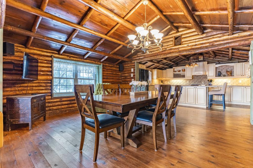 - 23 Ch. Lockhart, Val-Des-Monts, QC