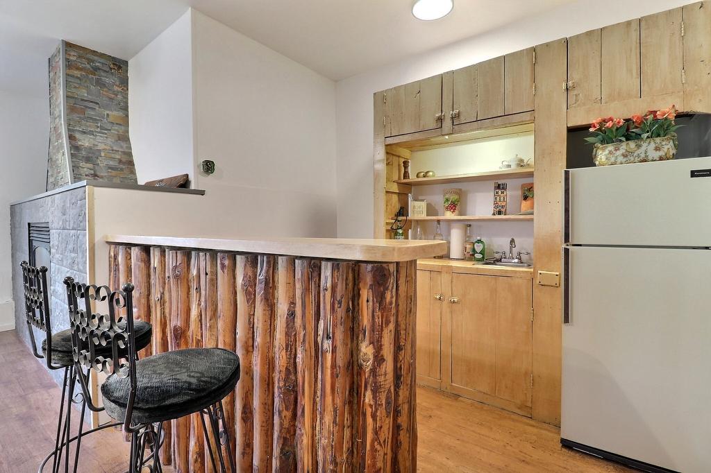 - 23 Ch. Lockhart, Val-Des-Monts, QC