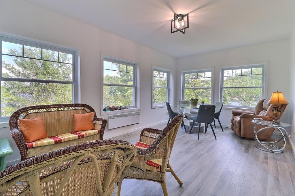 - 23 Ch. Lockhart, Val-Des-Monts, QC