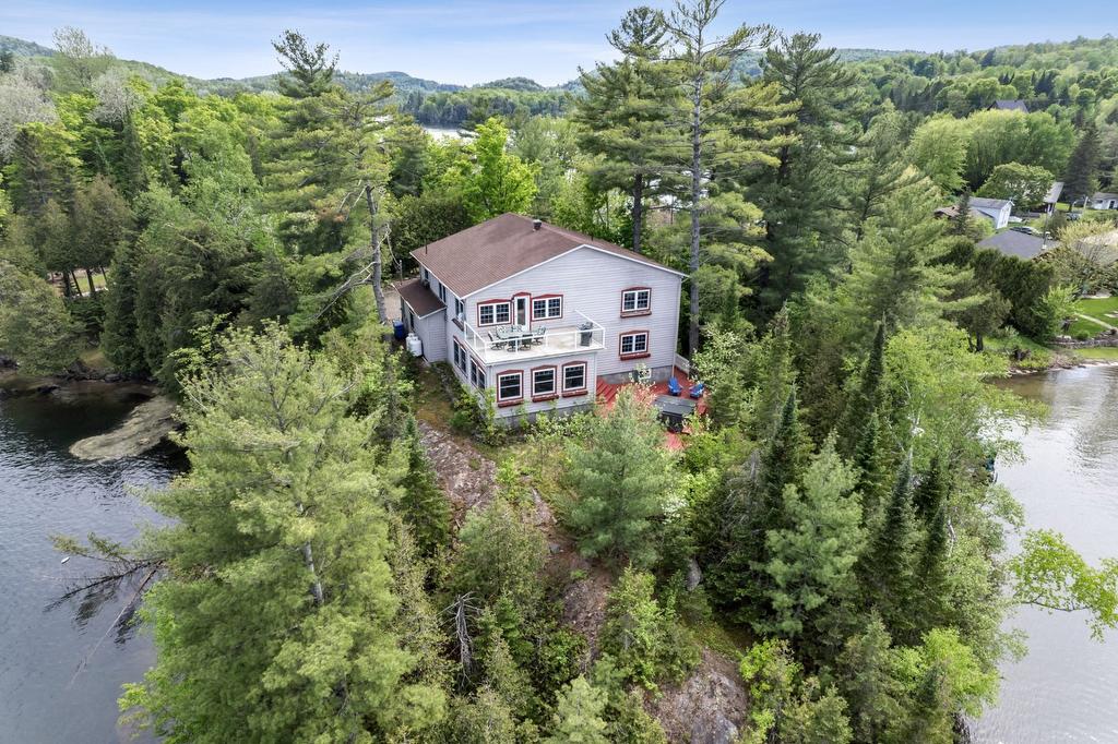 - 23 Ch. Lockhart, Val-Des-Monts, QC