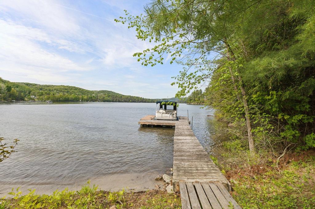 - 23 Ch. Lockhart, Val-Des-Monts, QC