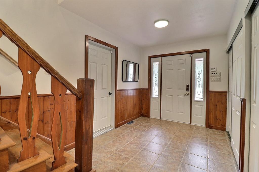 - 23 Ch. Lockhart, Val-Des-Monts, QC