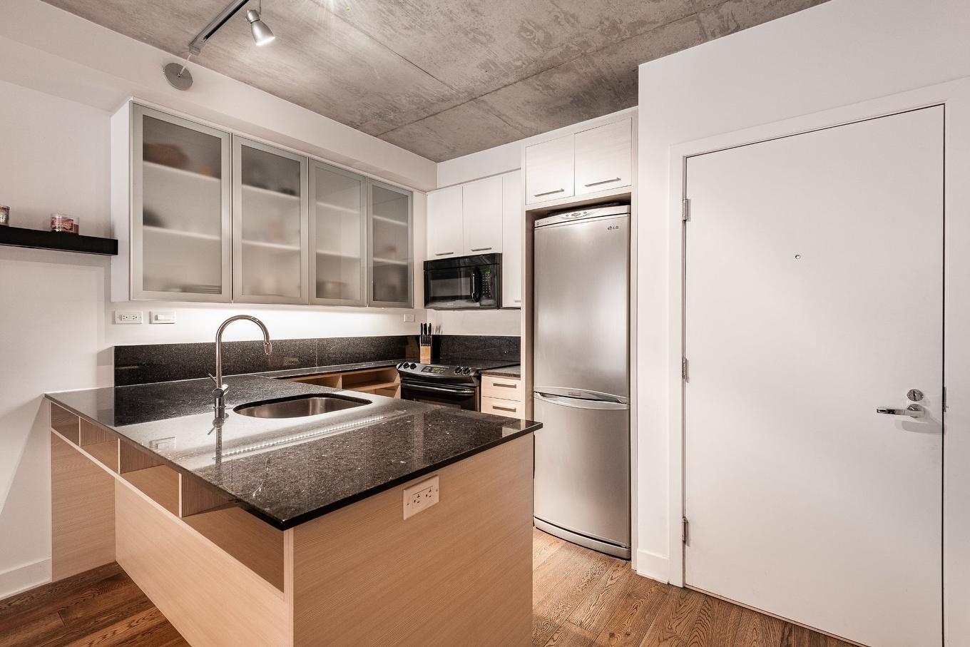 Kitchen - 309-1010 Rue William, Montréal (Le Sud-Ouest), QC - Indoor Photo Showing Kitchen With Upgraded Kitchen