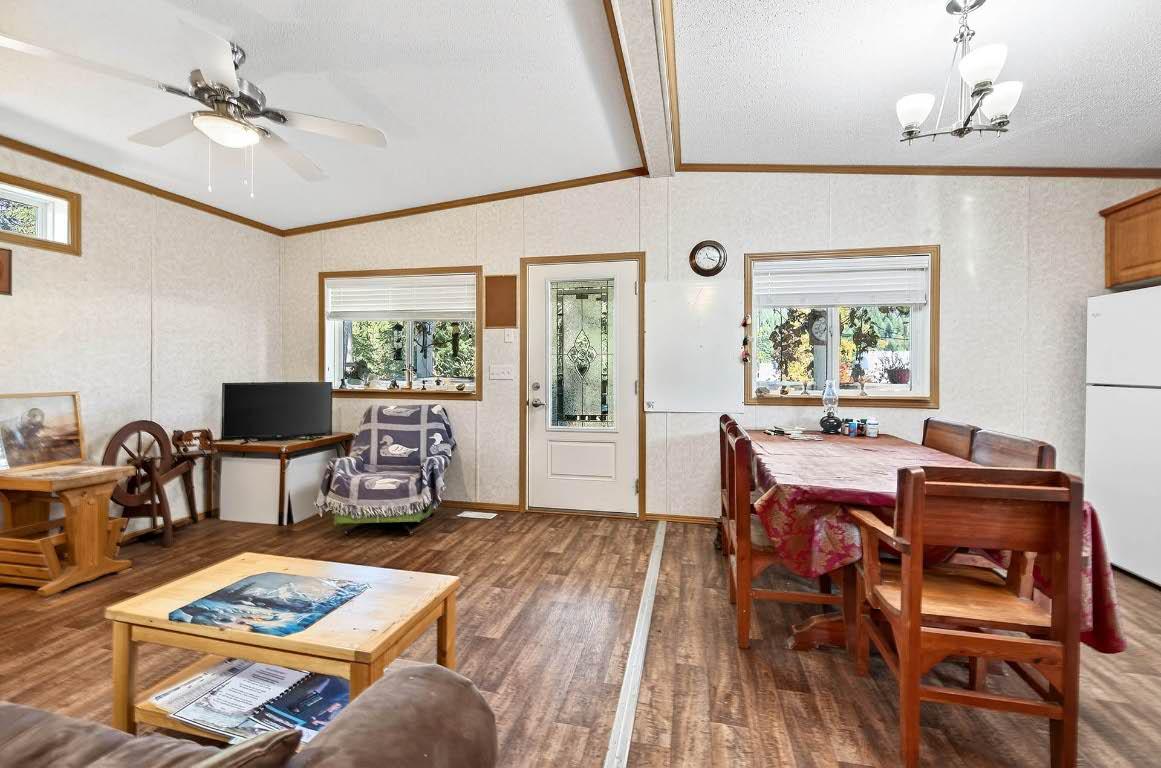 436 Hydro Road, Clearwater, BC - Indoor