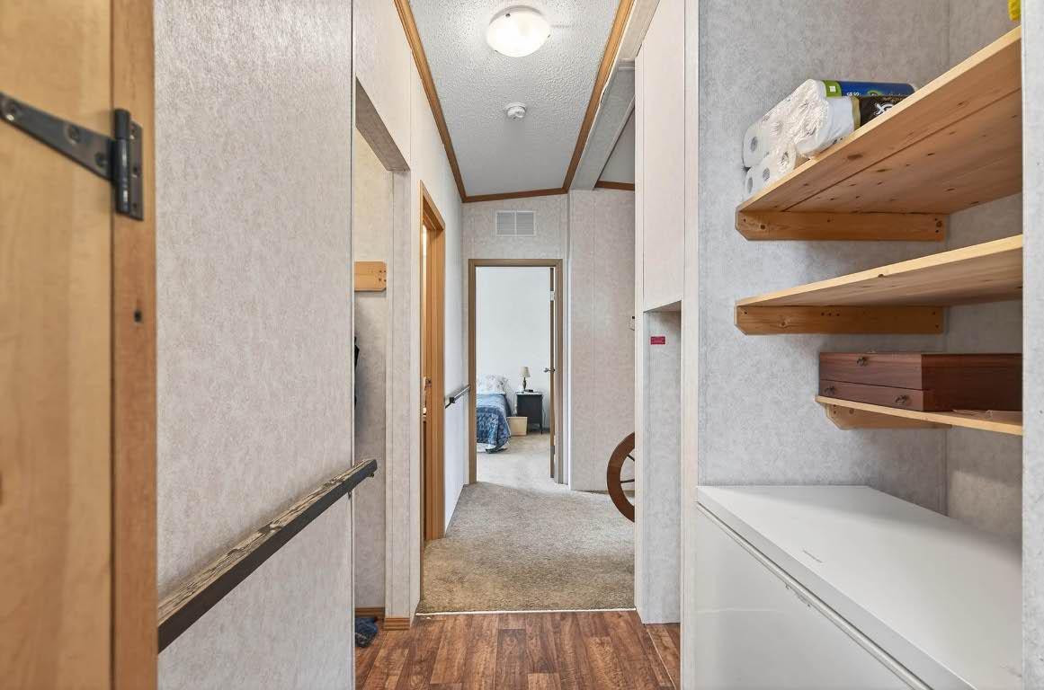 436 Hydro Road, Clearwater, BC - Indoor Photo Showing Other Room