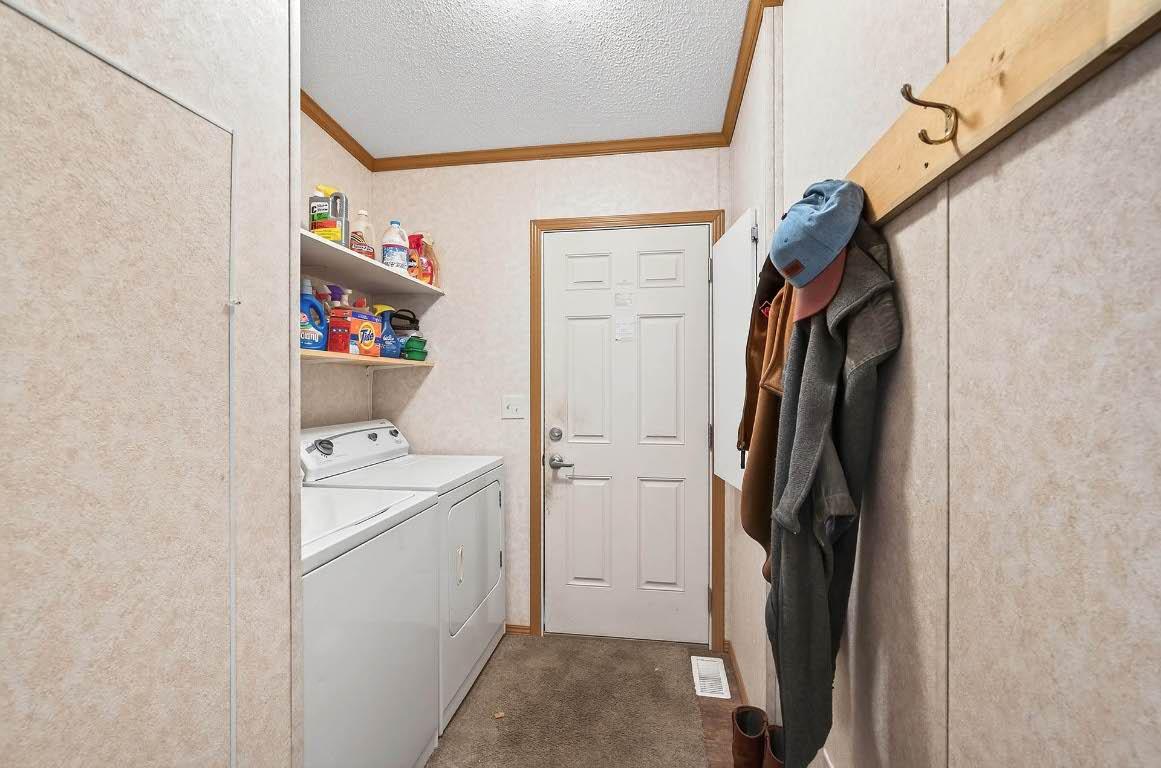 436 Hydro Road, Clearwater, BC - Indoor Photo Showing Laundry Room