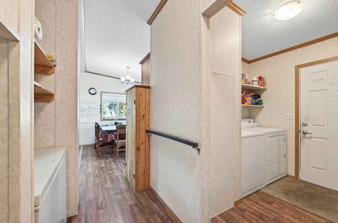 436 Hydro Road, Clearwater, BC - Indoor Photo Showing Laundry Room