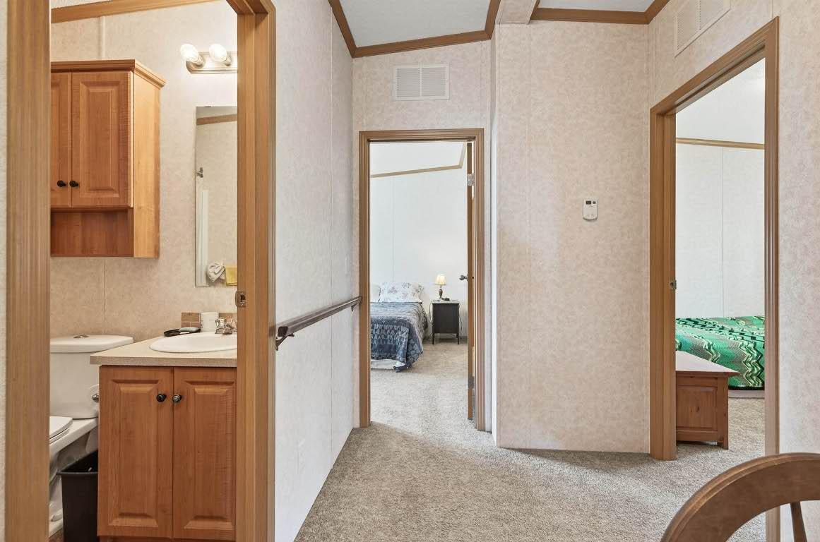 436 Hydro Road, Clearwater, BC - Indoor