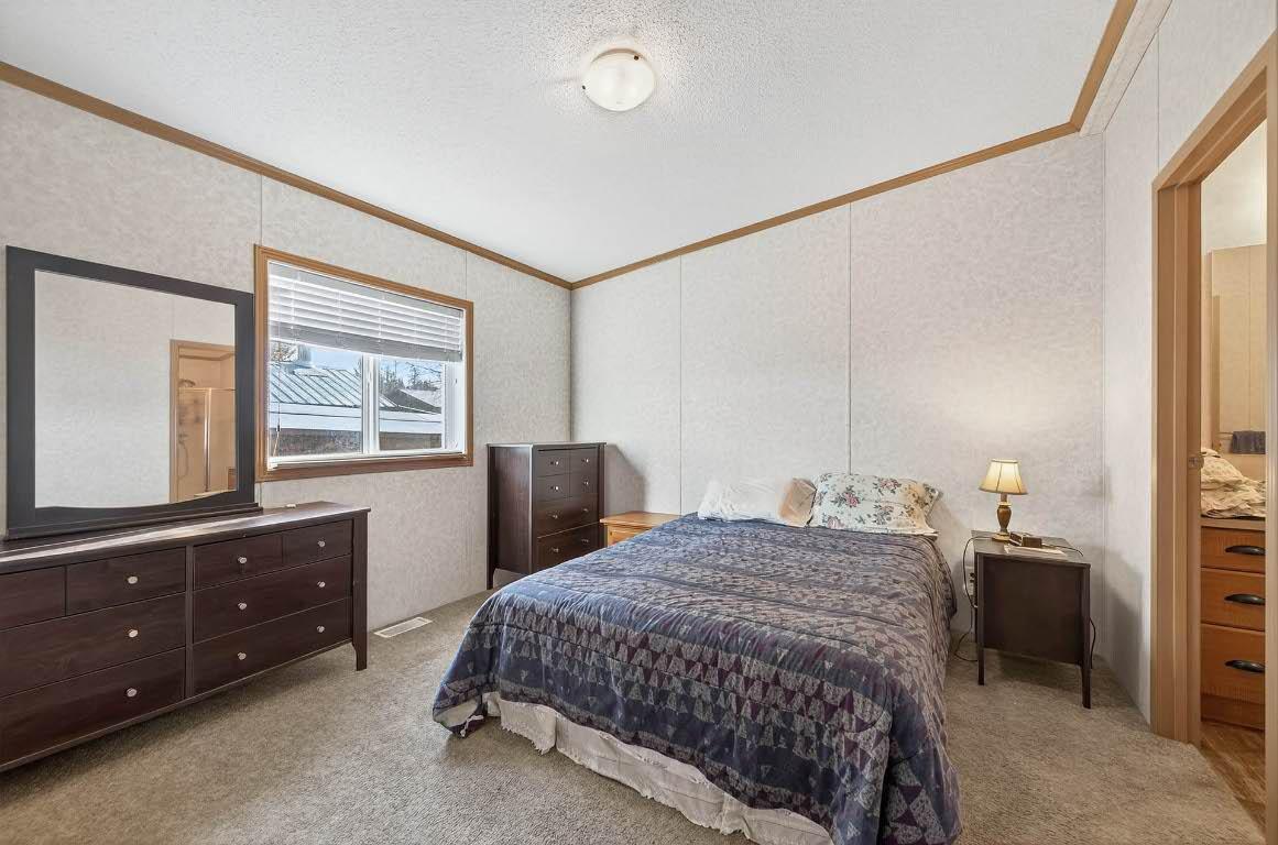 436 Hydro Road, Clearwater, BC - Indoor Photo Showing Bedroom