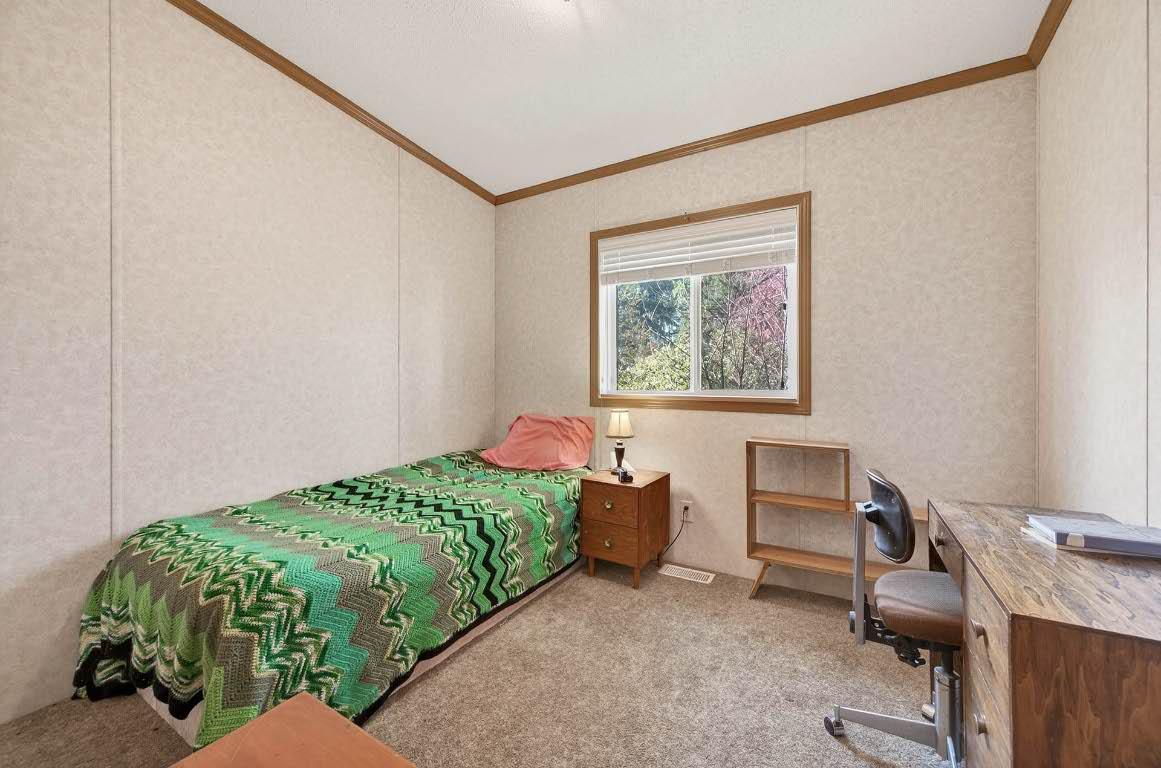 436 Hydro Road, Clearwater, BC - Indoor Photo Showing Bedroom