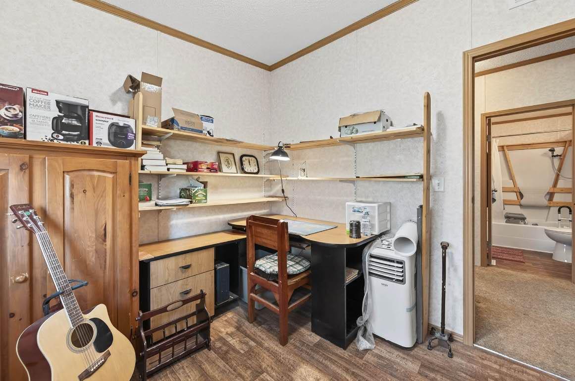 436 Hydro Road, Clearwater, BC - Indoor