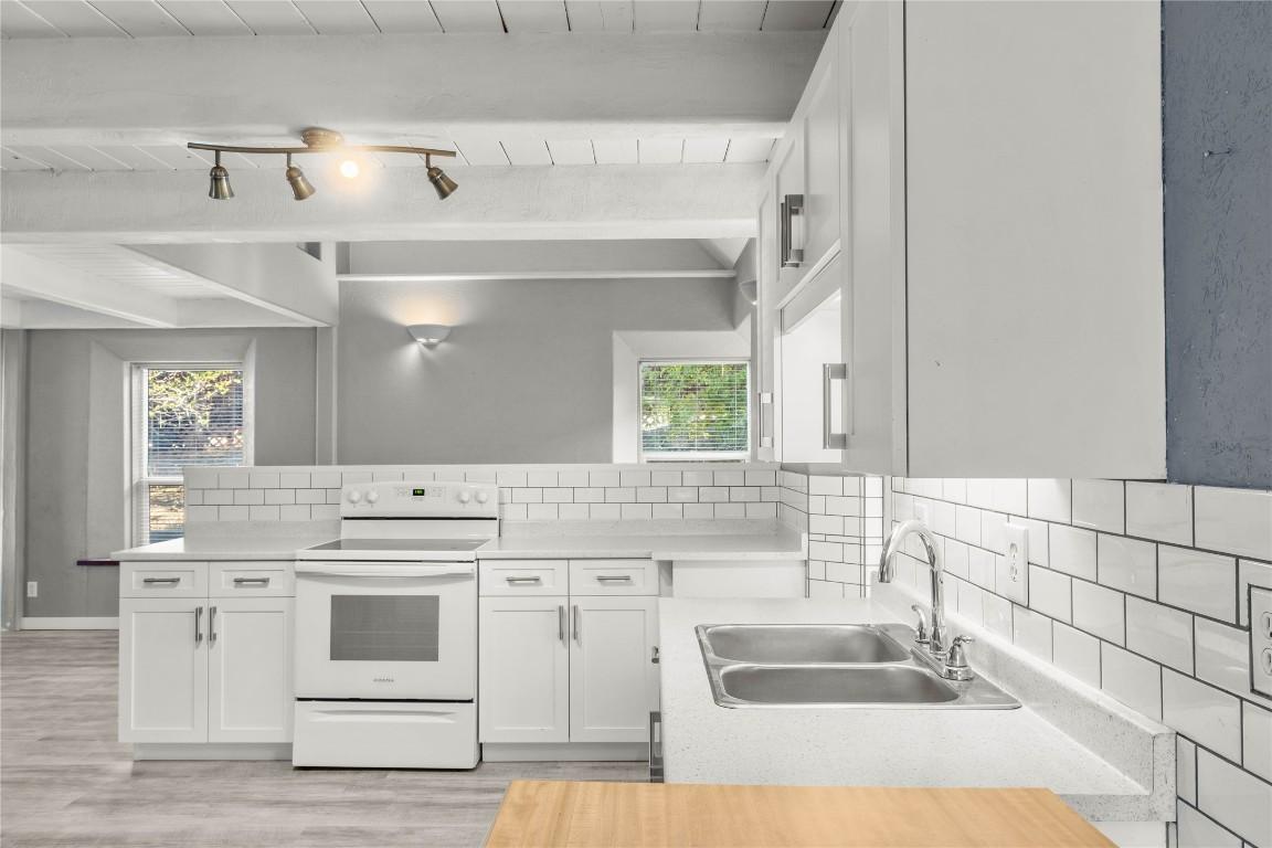 1217 Mesa Vista Drive, Ashcroft, BC - Indoor Photo Showing Kitchen With Double Sink