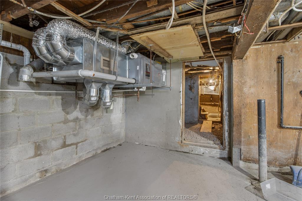 18 Richmond Street, Chatham, ON