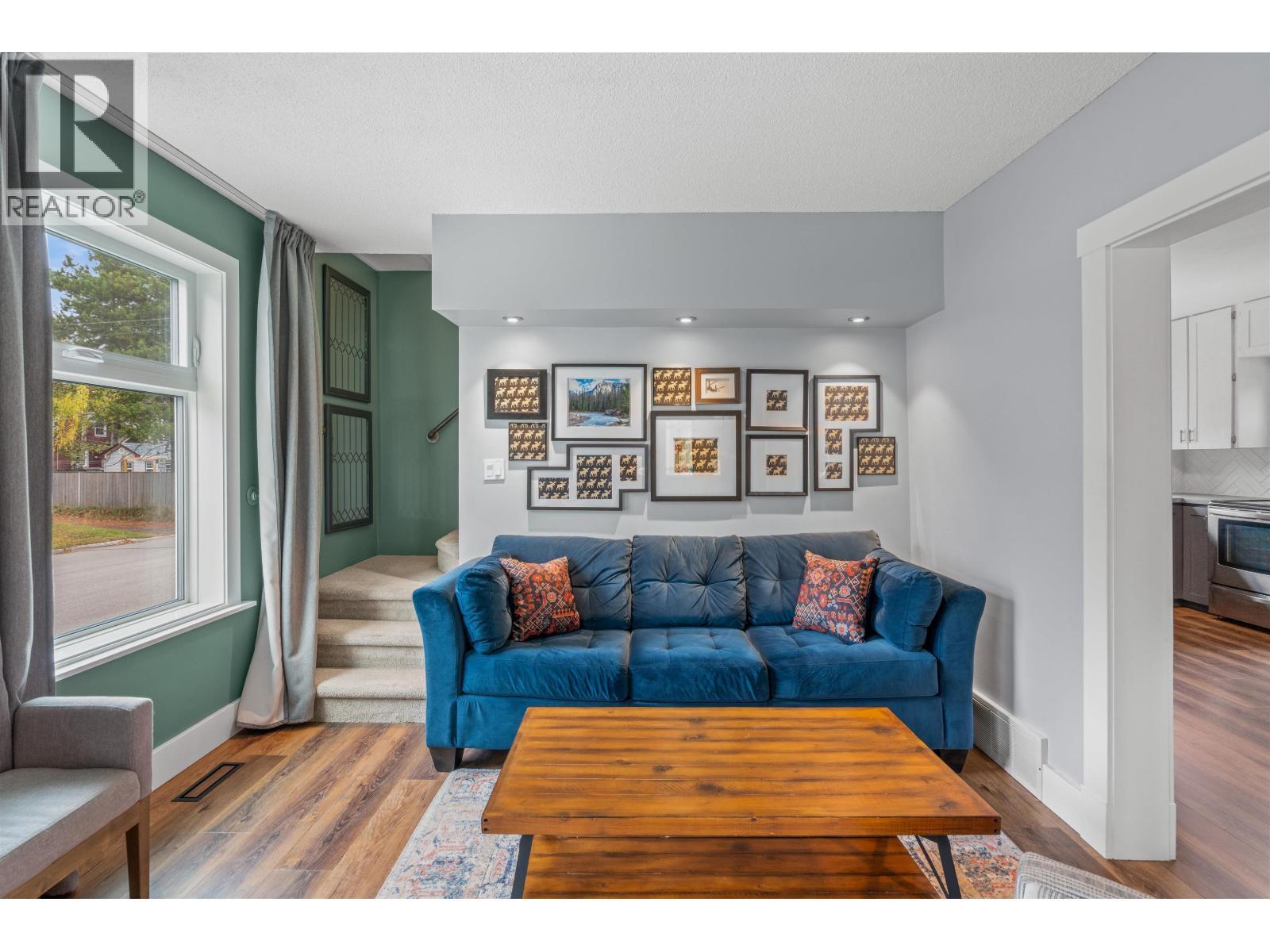 1510 Fir Street, Prince George, BC - Indoor Photo Showing Living Room