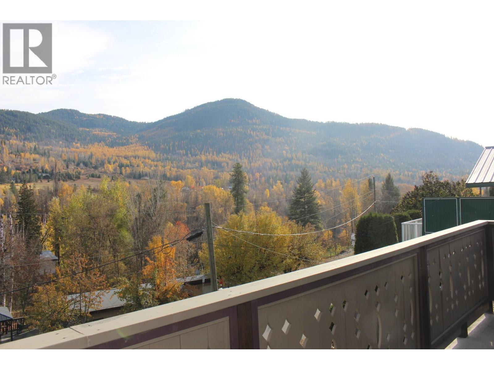 1230 Fox Road, Montrose, BC - Outdoor With View