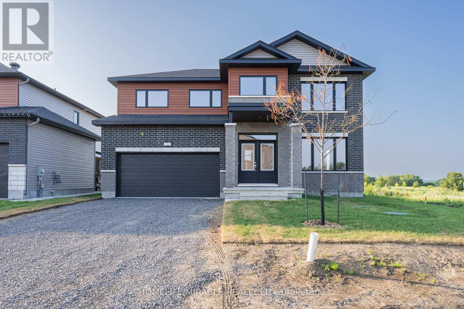 1969 Hawker Private, Ottawa, ON - Outdoor With Facade