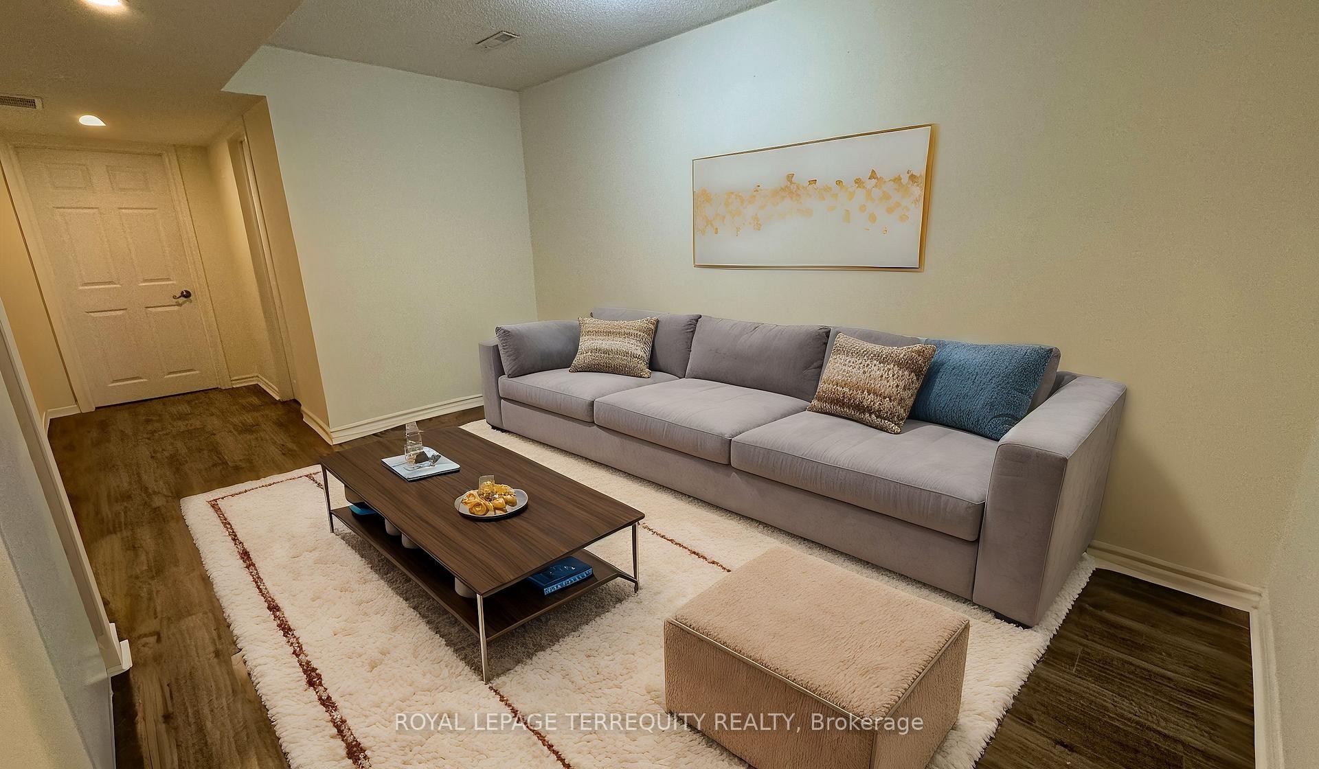 Bsmt-5464 Tenth Line W, Mississauga, ON