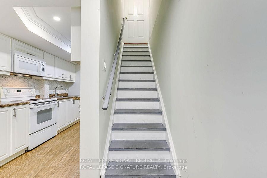 Bsmt-651 Snider Terrace, Milton, ON - Indoor Photo Showing Kitchen