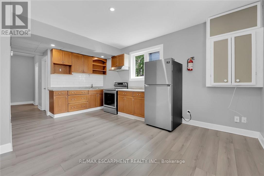 8 Nickel Street, Port Colborne, ON - Indoor Photo Showing Kitchen