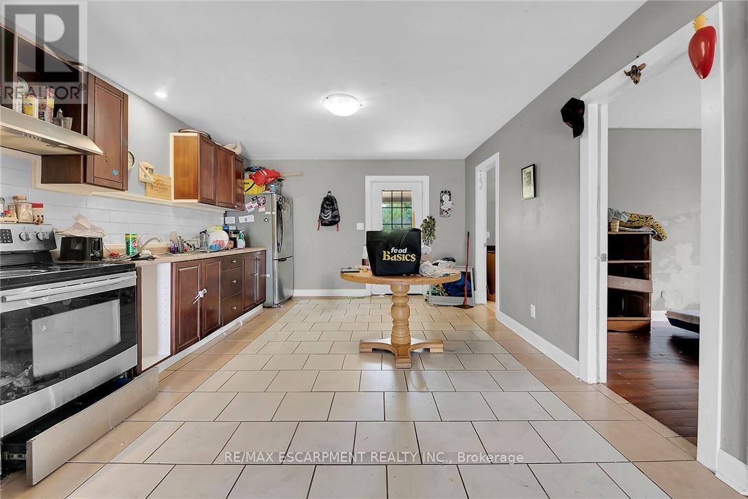8 Nickel Street, Port Colborne, ON - Indoor Photo Showing Kitchen