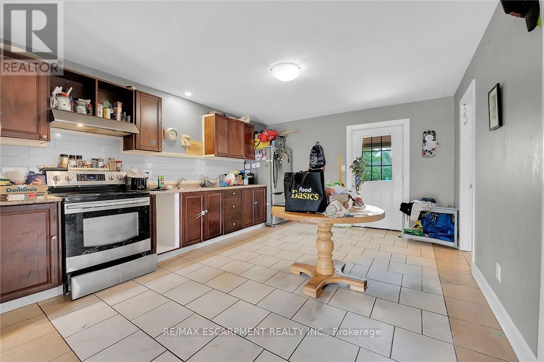 8 Nickel Street, Port Colborne, ON - Indoor Photo Showing Kitchen