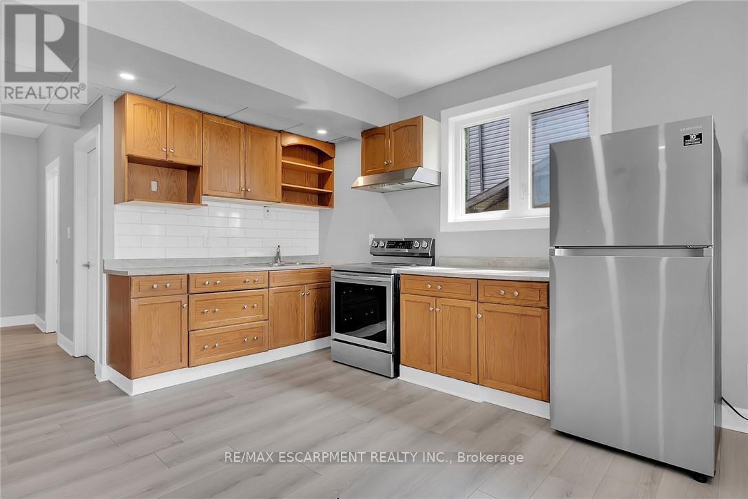 8 Nickel Street, Port Colborne, ON - Indoor Photo Showing Kitchen