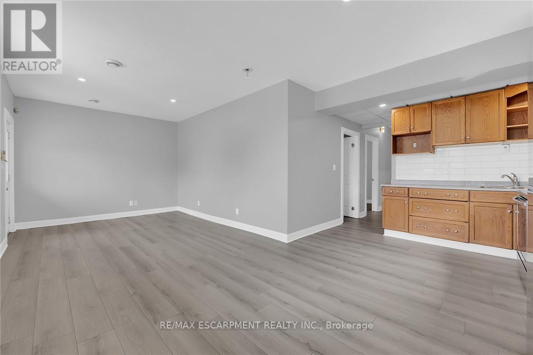 8 Nickel Street, Port Colborne, ON - Indoor Photo Showing Kitchen