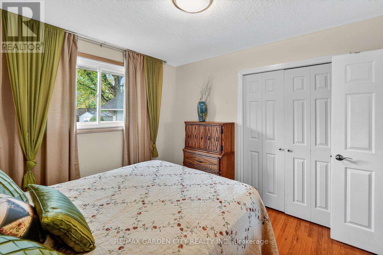 120 Kinross Street, Haldimand, ON - Indoor Photo Showing Bedroom