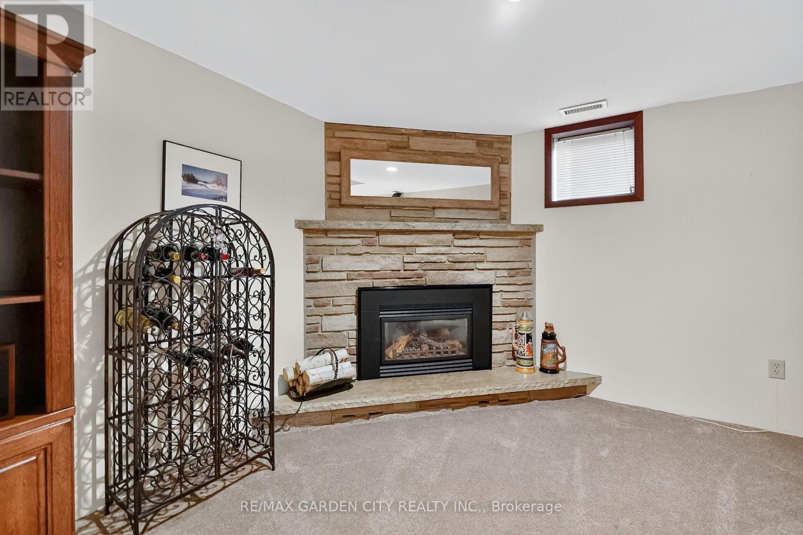 120 Kinross Street, Haldimand, ON - Indoor Photo Showing Living Room With Fireplace