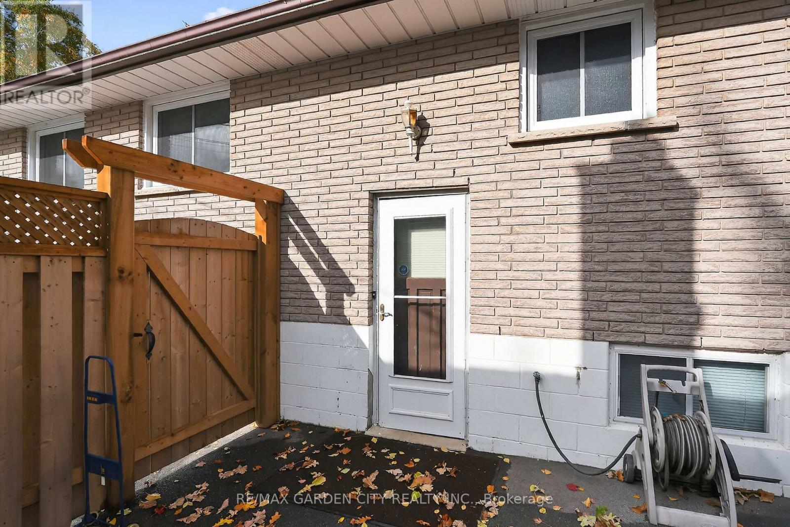 120 Kinross Street, Haldimand, ON - Outdoor With Exterior