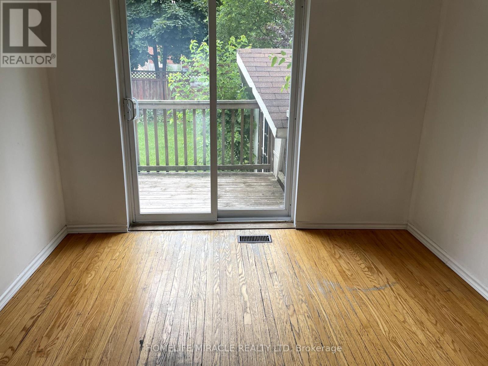 82 Roy Drive, Mississauga, ON - Indoor Photo Showing Other Room