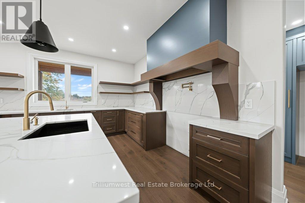 47 Whitcombe Way, Puslinch (Morriston), ON - Indoor Photo Showing Kitchen