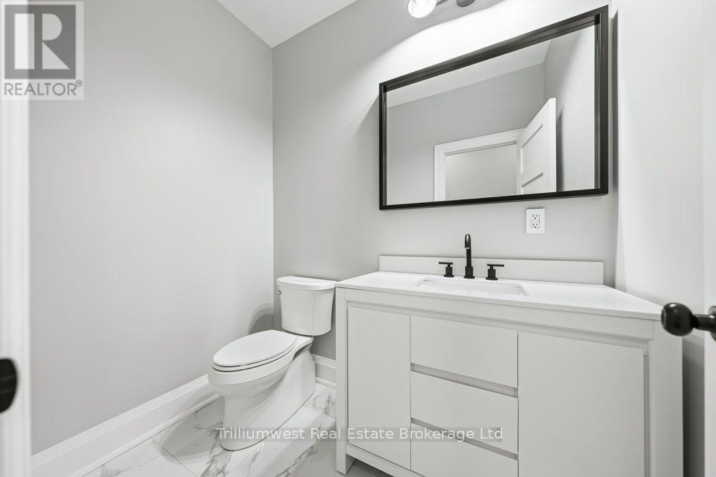47 Whitcombe Way, Puslinch (Morriston), ON - Indoor Photo Showing Bathroom