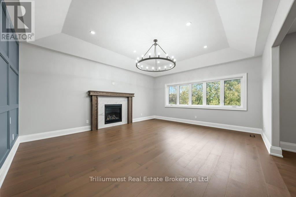 47 Whitcombe Way, Puslinch (Morriston), ON - Indoor Photo Showing Other Room With Fireplace