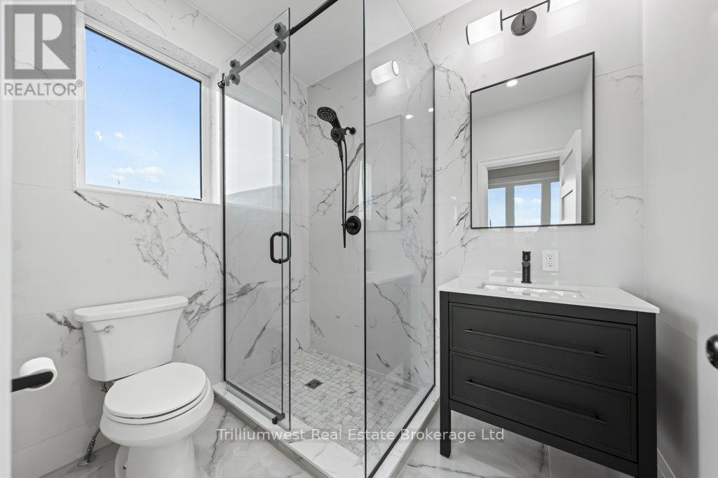 47 Whitcombe Way, Puslinch (Morriston), ON - Indoor Photo Showing Bathroom