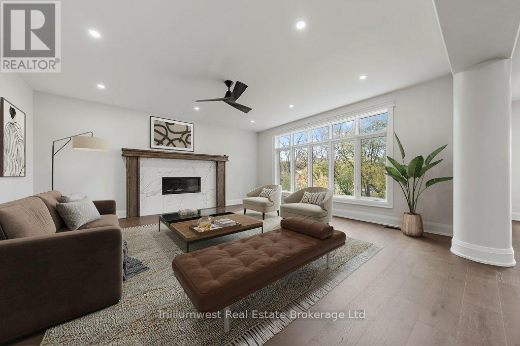 47 Whitcombe Way, Puslinch (Morriston), ON - Indoor Photo Showing Living Room With Fireplace