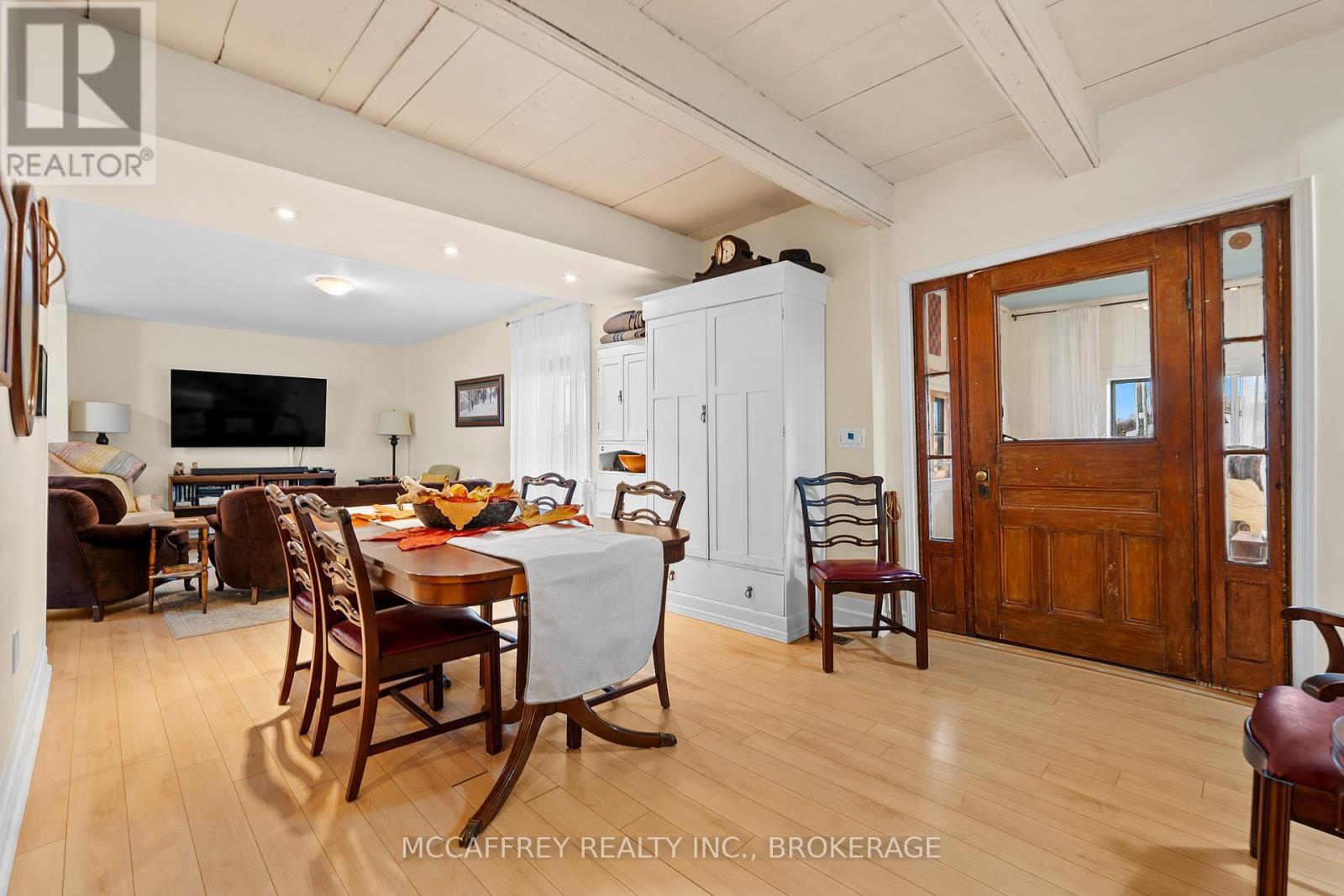 1549 Doyle Road, Loyalist (Lennox And Addington - South), ON - Indoor Photo Showing Dining Room