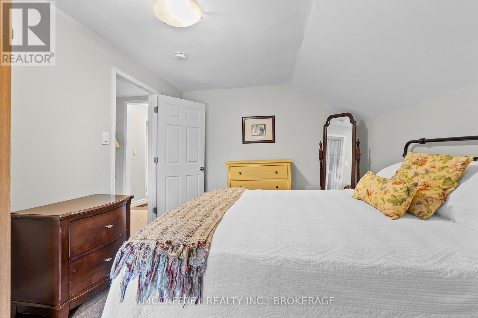 1549 Doyle Road, Loyalist (Lennox And Addington - South), ON - Indoor Photo Showing Bedroom