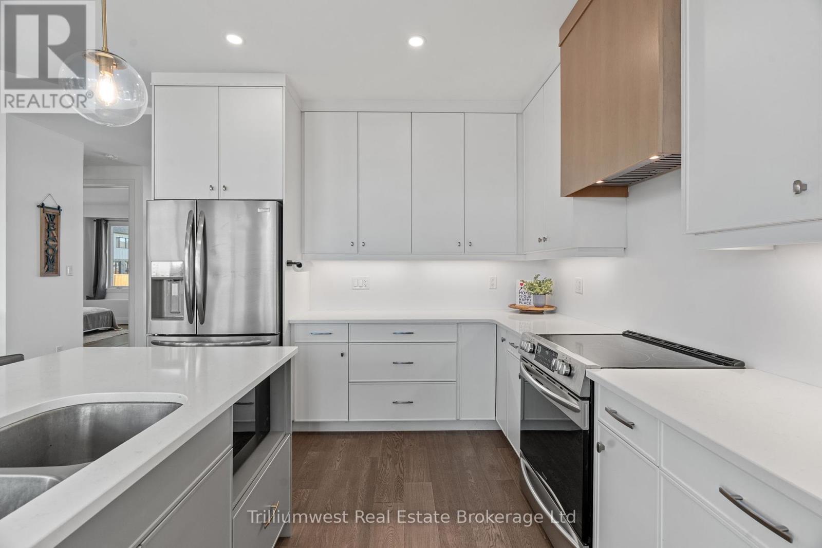 155 Mcleod Street, North Middlesex (Parkhill), ON - Indoor Photo Showing Kitchen With Double Sink With Upgraded Kitchen