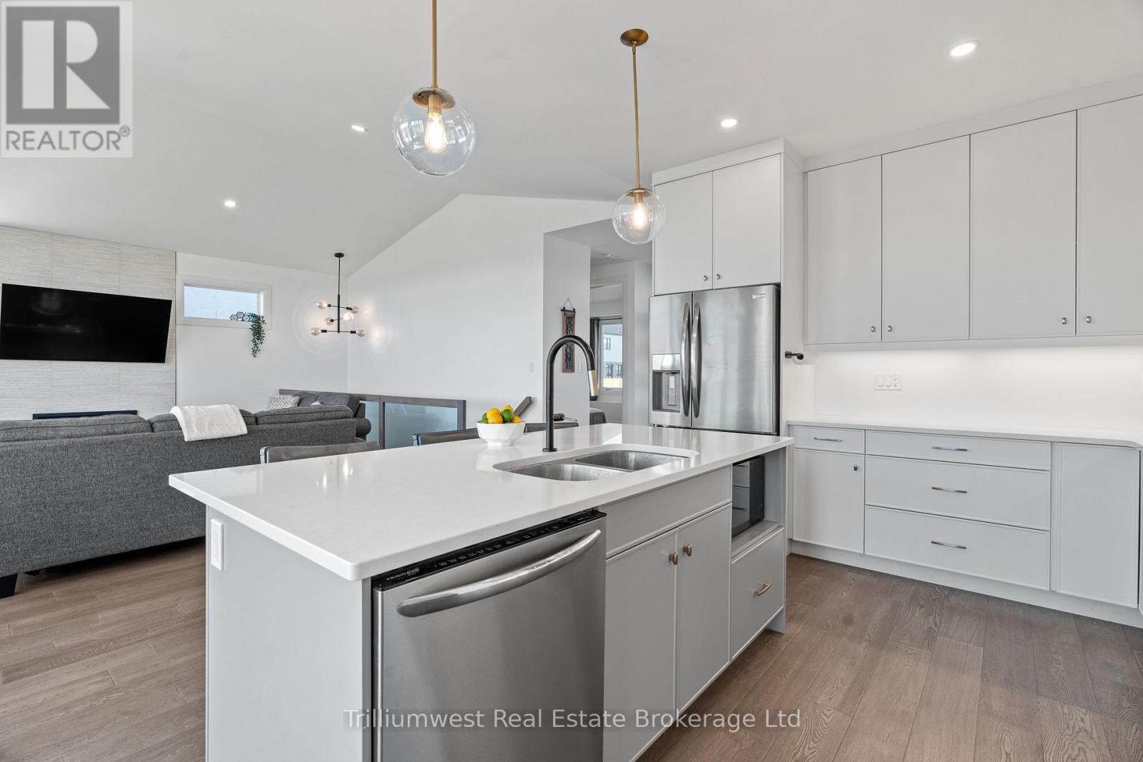 155 Mcleod Street, North Middlesex (Parkhill), ON - Indoor Photo Showing Kitchen With Double Sink With Upgraded Kitchen